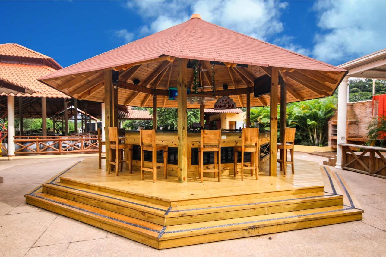 Deluxe Suites Guacamayos - Eco-Lodge & Swimming Pool Bonao Exterior foto