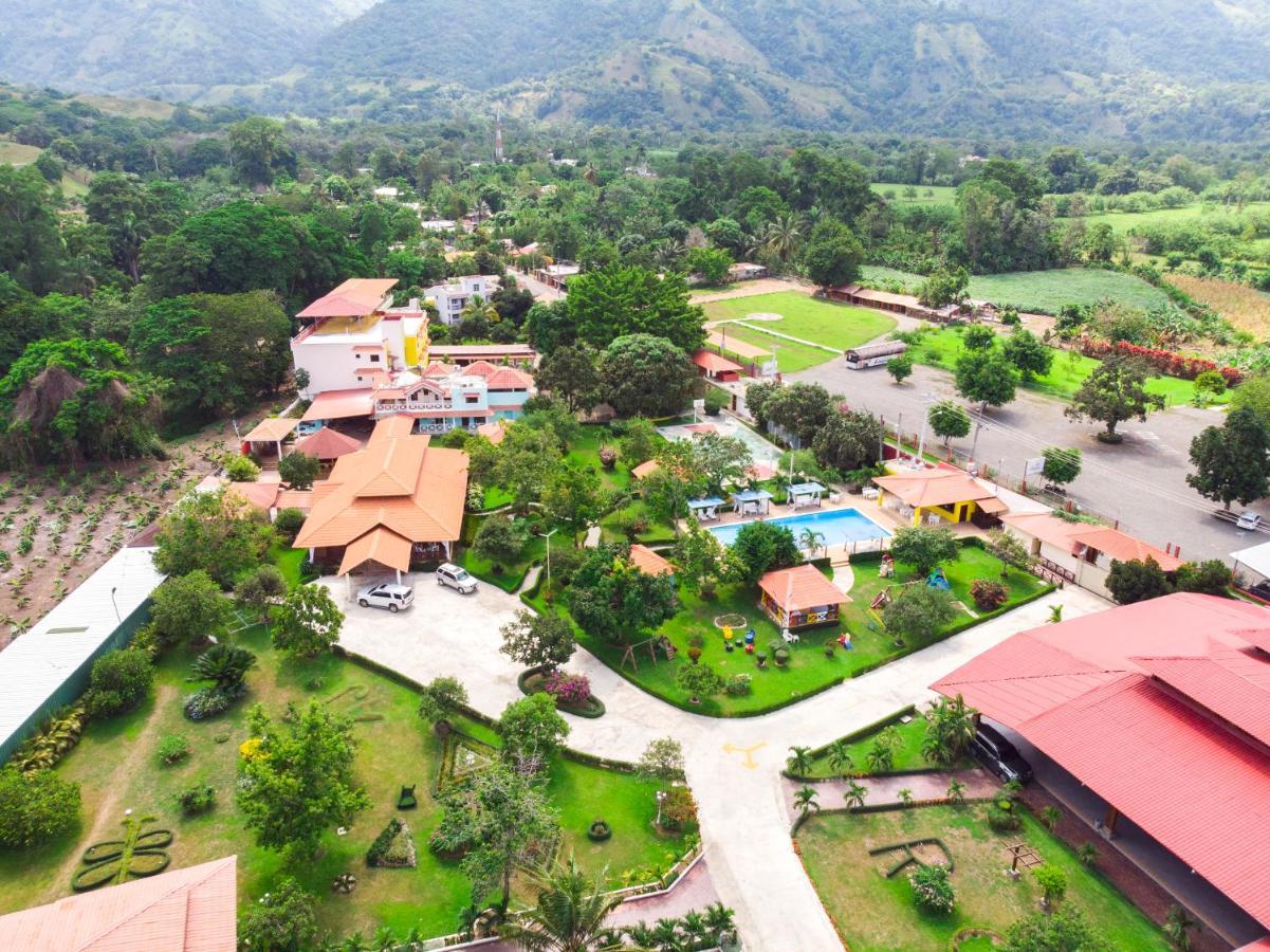 Deluxe Suites Guacamayos - Eco-Lodge & Swimming Pool Bonao Exterior foto
