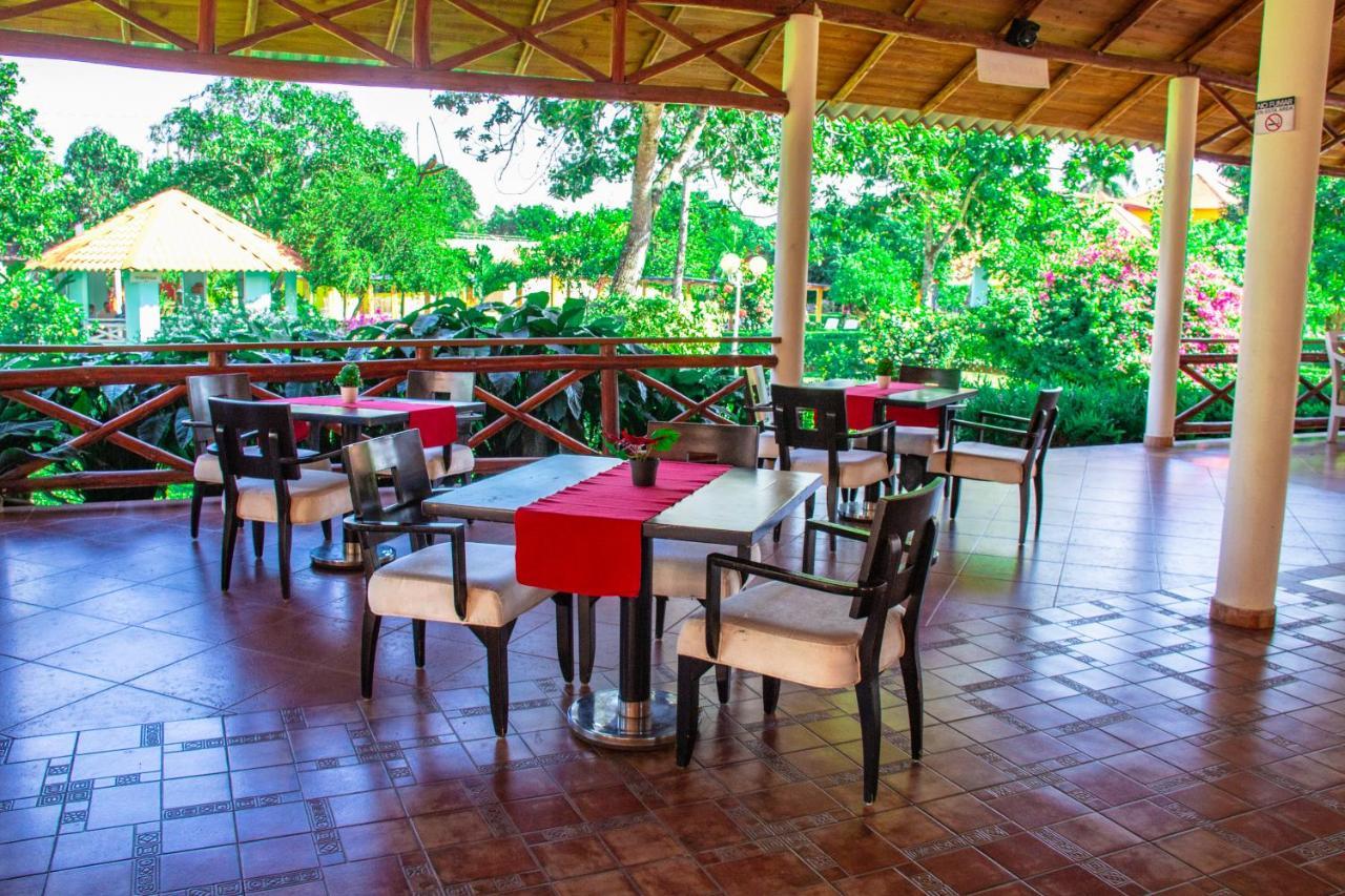 Deluxe Suites Guacamayos - Eco-Lodge & Swimming Pool Bonao Exterior foto